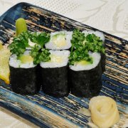 MAKI DE AGUACATE