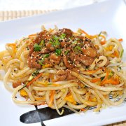 POLLO ESPAGUETI UDON